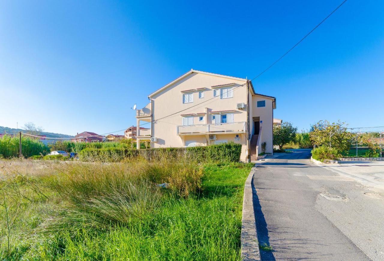 Apartments Marija P Lopar Luaran gambar