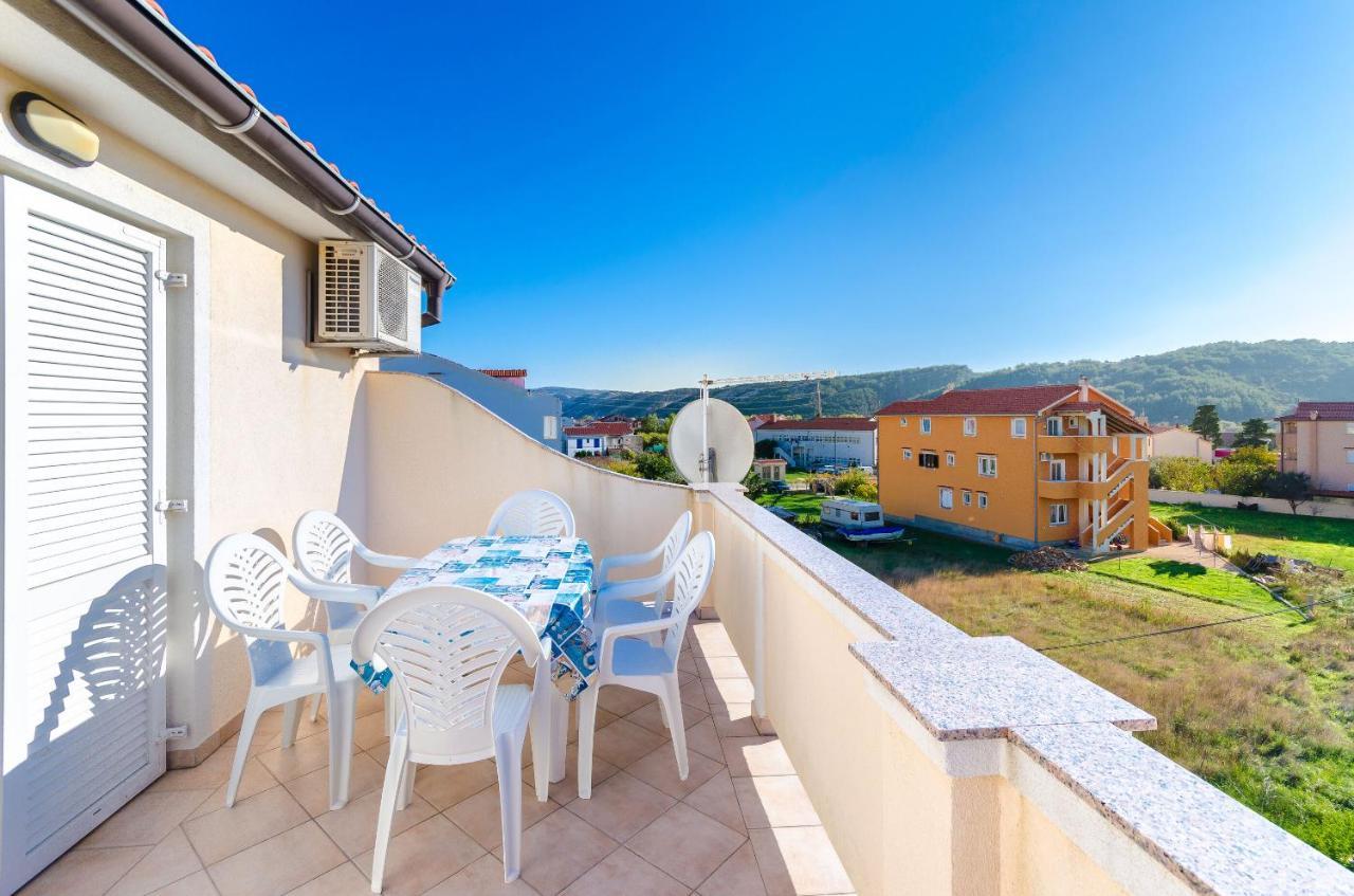 Apartments Marija P Lopar Luaran gambar